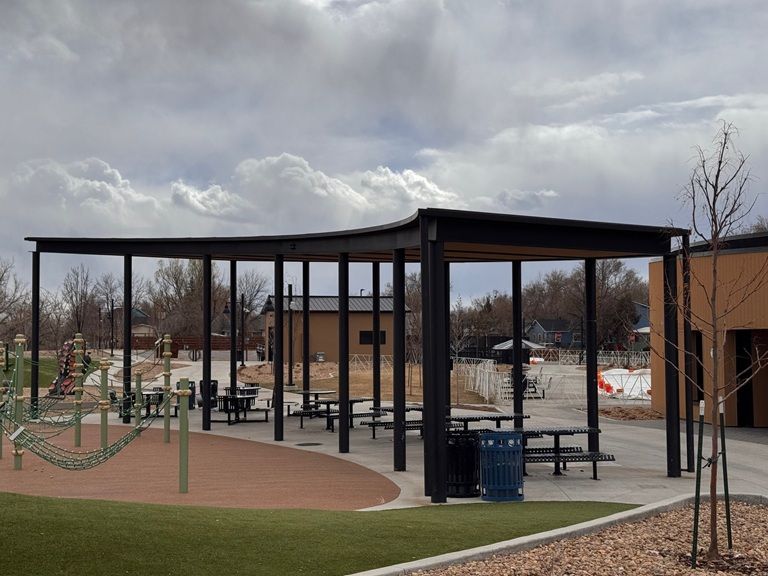 Outdoor curved steel park canopy complete playground